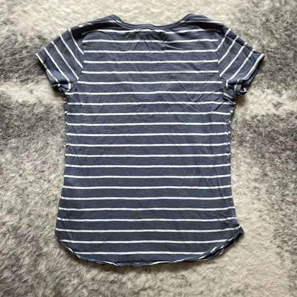 🔥4/$20 Abercrombie &  Fitch Striped T Shirt - Picture 9 of 9